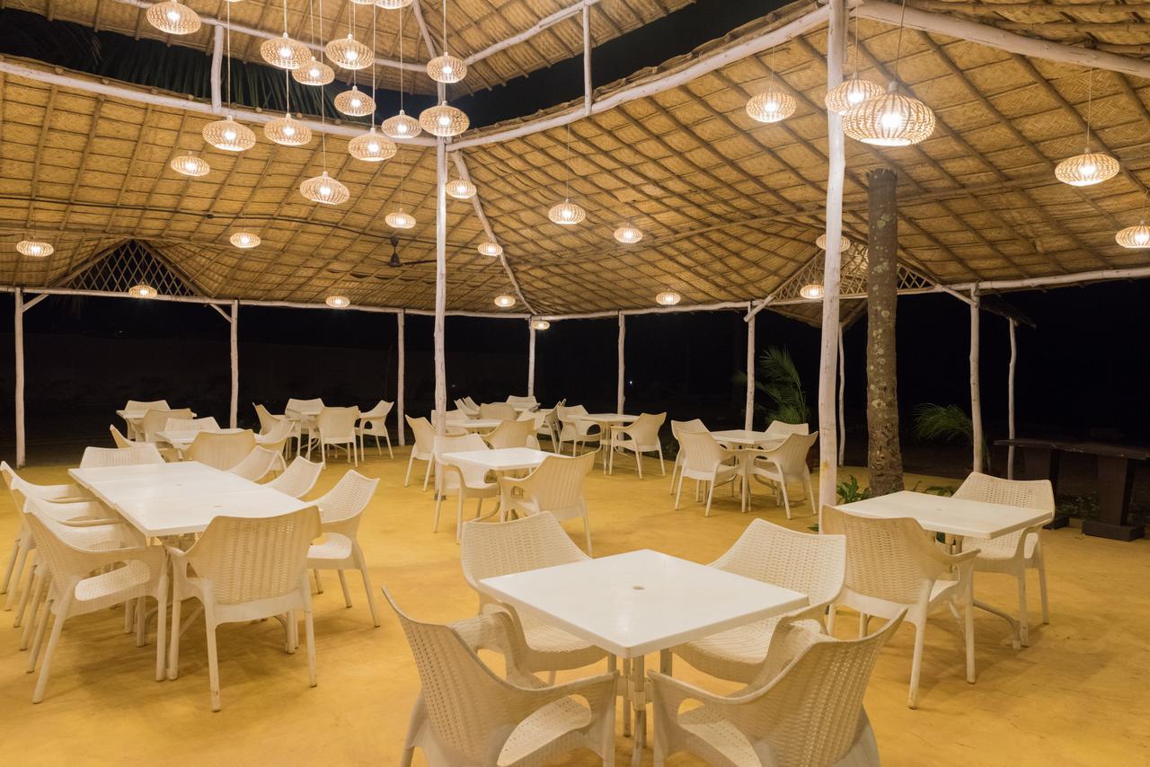 Mandrem Village Resort Buitenkant foto