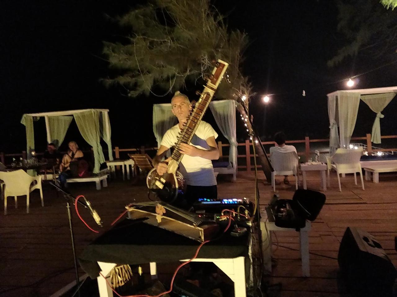 Mandrem Village Resort Buitenkant foto